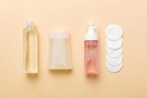 تونر با ترکیبات آبرسان و مرطوبکننده، به پوست شما عمقاً رطوبت میرساند و خشکی پوست را برطرف میکند